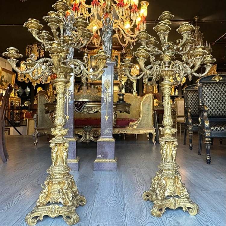 19.yy Altın Vermeyli Gotik Bronz Şamdanlar