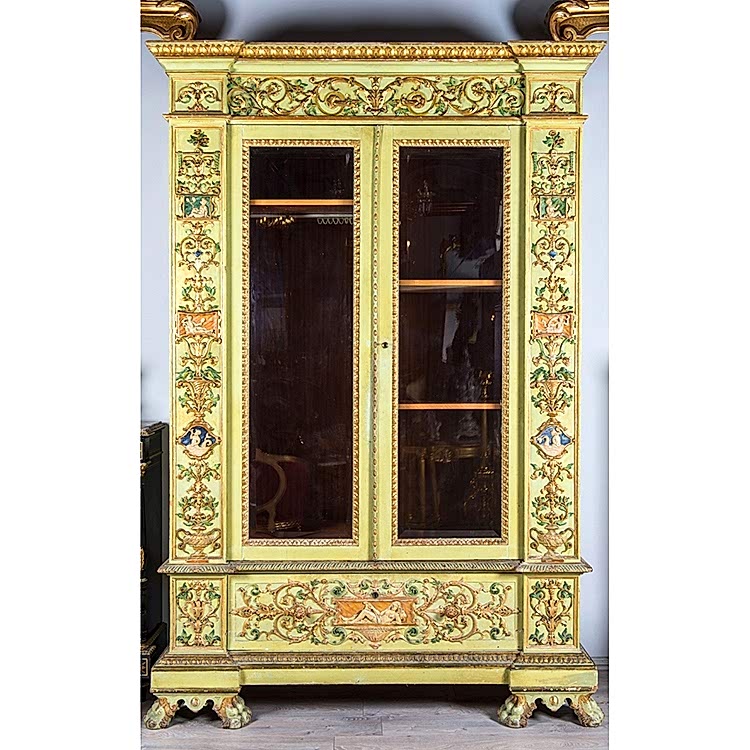 Gotik Mimari İtalyan Vitrin